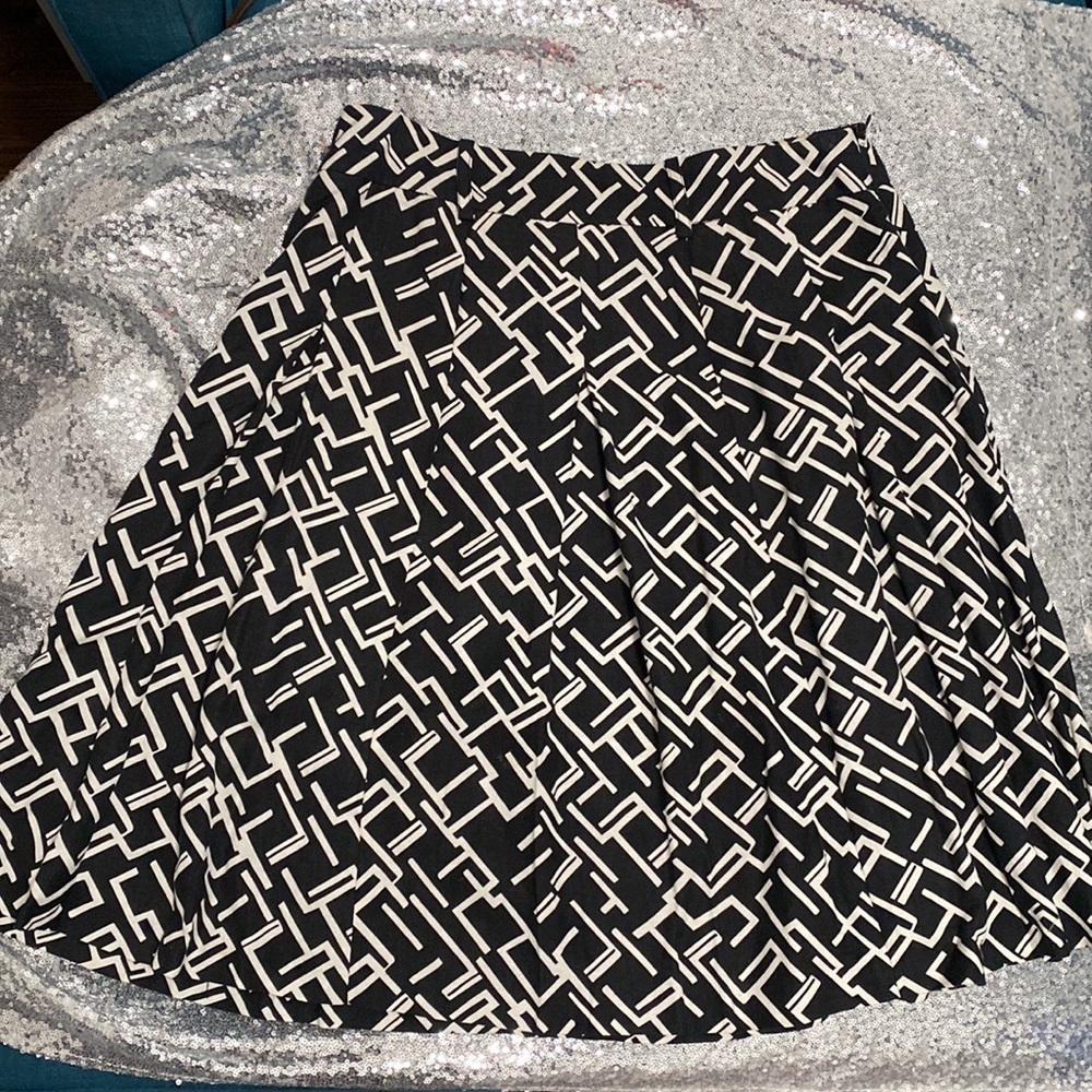 Women’s Larry Levine Skirt Size 12